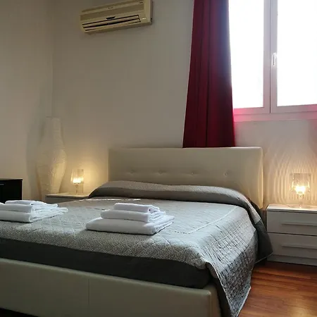 Residenza Piazza Dei Martiri 8