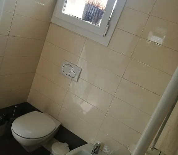 شقة Residenza Piazza Dei Martiri 8 *