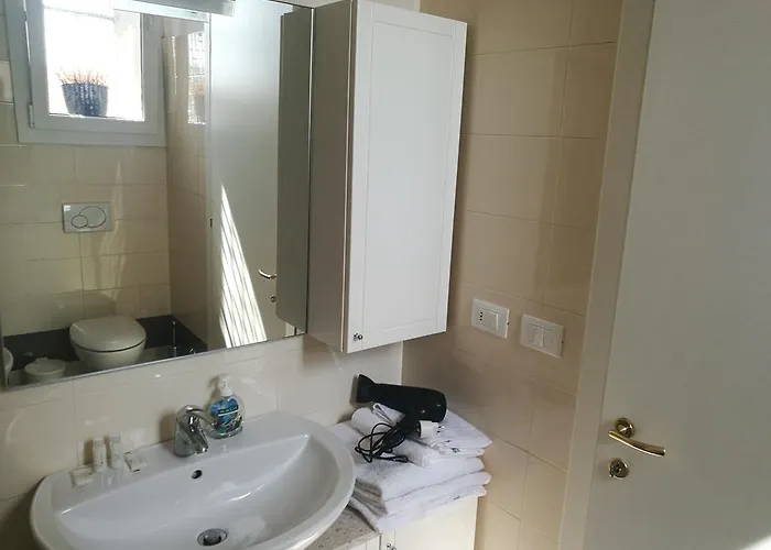 Residenza Piazza Dei Martiri 8 * بولونيا