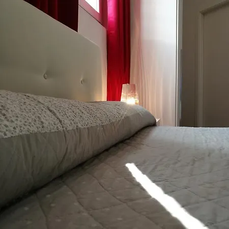Residenza Piazza Dei Martiri 8 Apartamento *