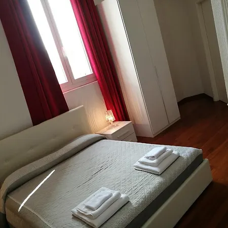 Residenza Piazza Dei Martiri 8 Lejlighed Bologna