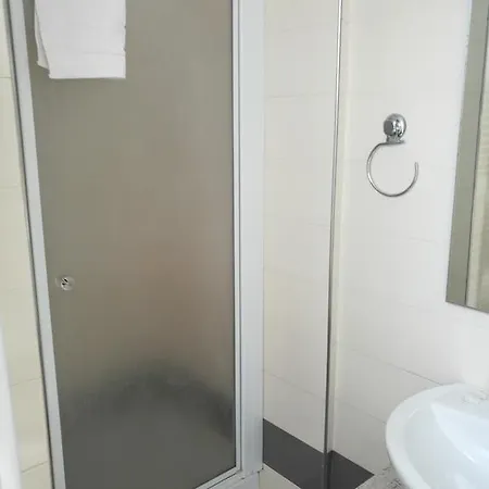 Apartment Residenza Piazza Dei Martiri 8 *